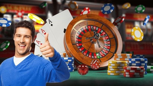Người chơi đang tham gia trò chơi bài trực tuyến trên nền tảng 8xbet với sự tự tin và chiến lược